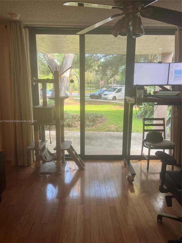 Foto principal - 10101 W Sunrise Blvd