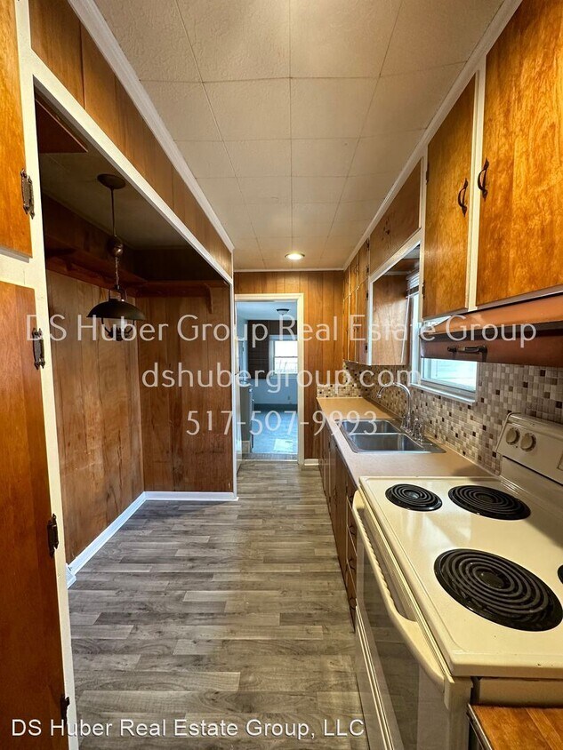 5106 Renee St, Lansing, MI 48911 House Rental in Lansing, MI