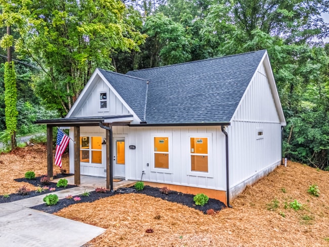 Building Photo - 8706 Highland View Rd