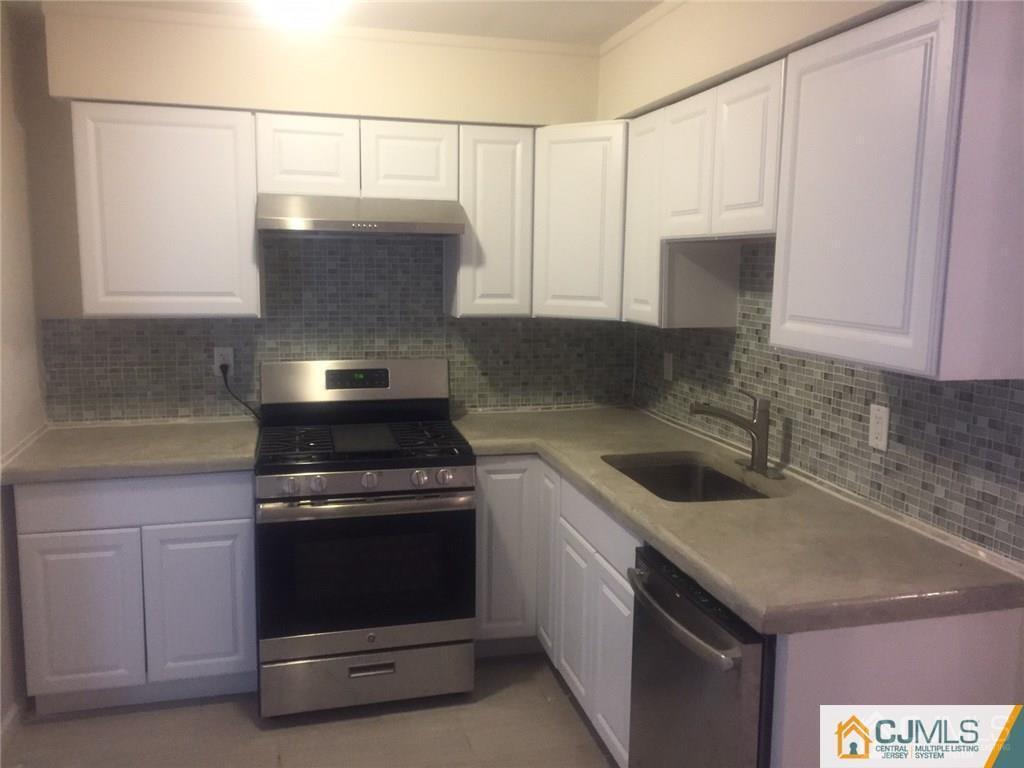 Foto principal - 408 Cranbury Rd