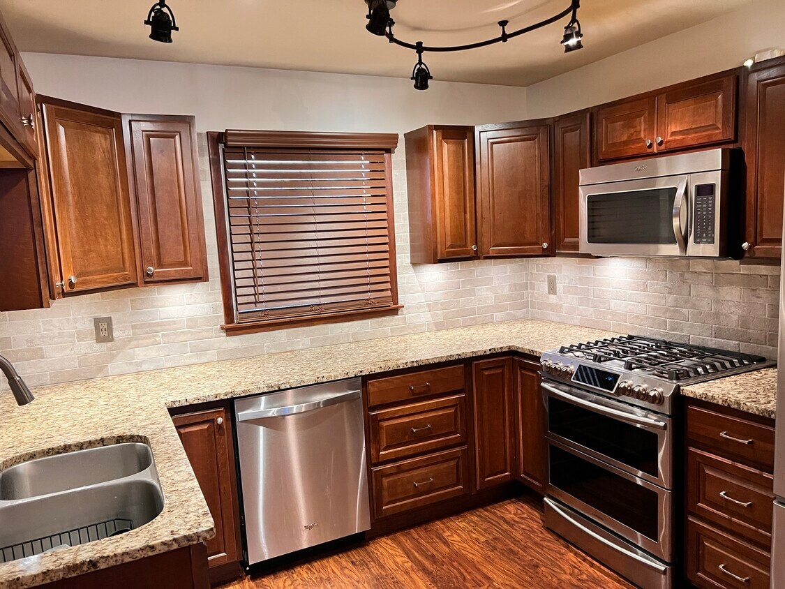 517 E Franklin St, Circleville, OH 43113 House Rental in Circleville