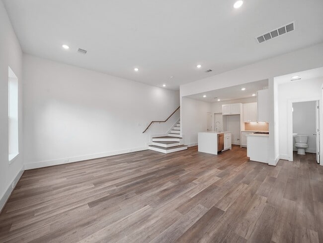 Foto del edificio - 7502 Carver Rd