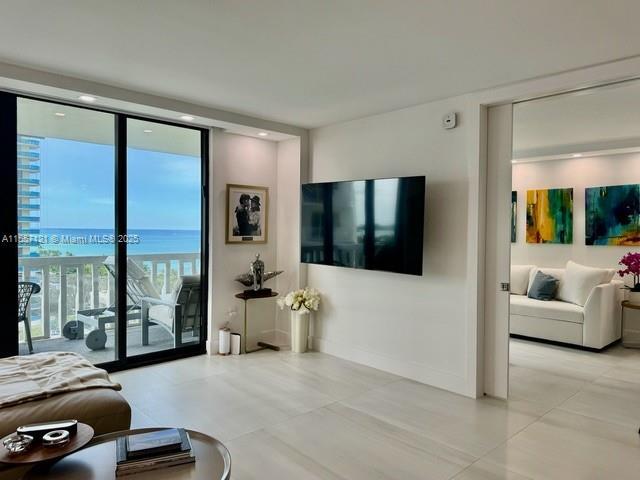 Foto del edificio - 9801 Collins Ave