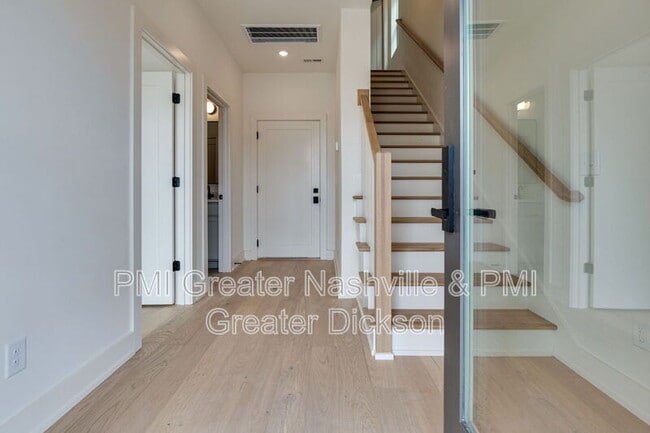 Building Photo - 537 Midnight Way