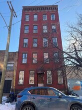 Building Photo - 207 15th St