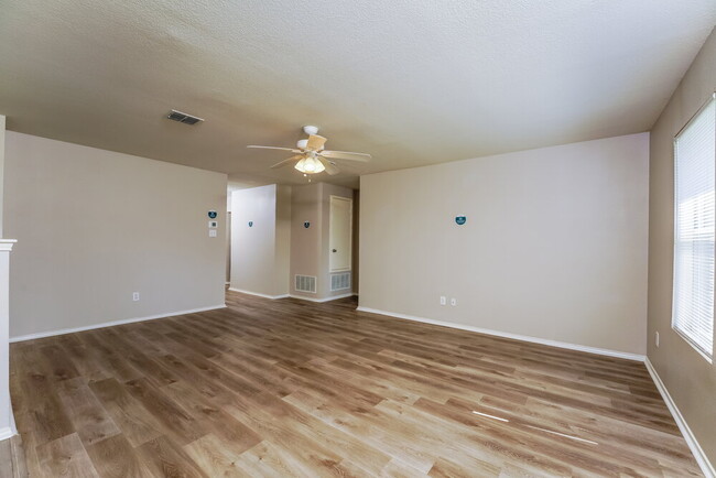 Building Photo - 1209 Lambert Dr