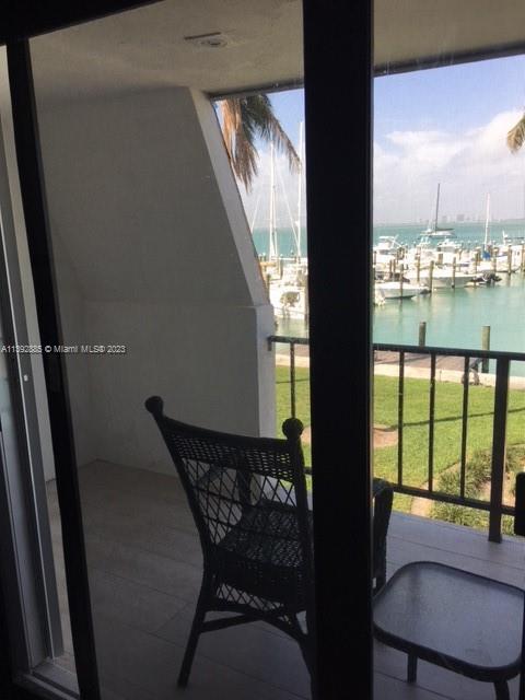 Foto del edificio - 166 Harbor Dr