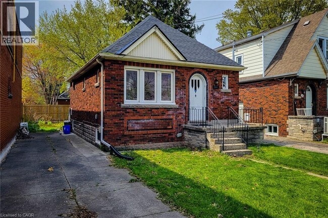 Building Photo - 66 Cline Ave S