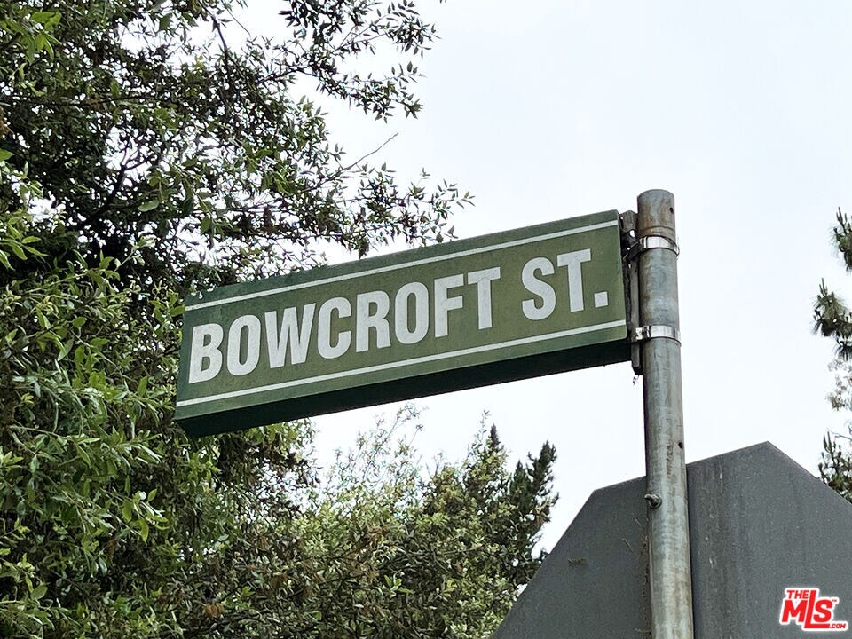 Foto principal - 5811 Bowcroft St