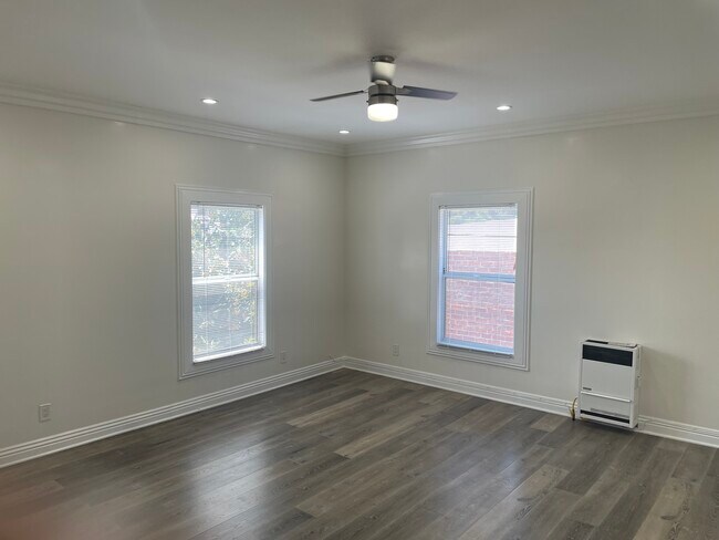 Building Photo - 1117 S Westlake Ave