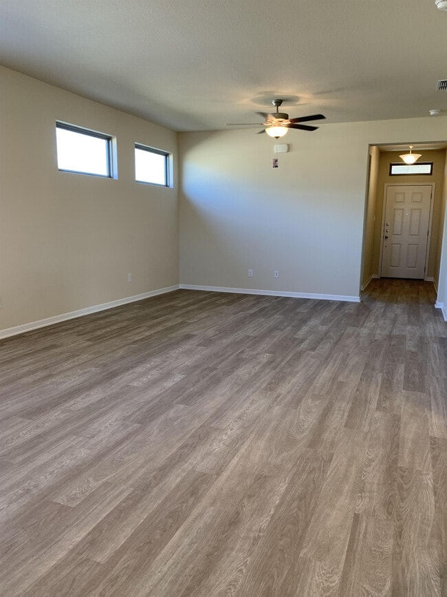 Building Photo - 4728 Fawn Valley Dr