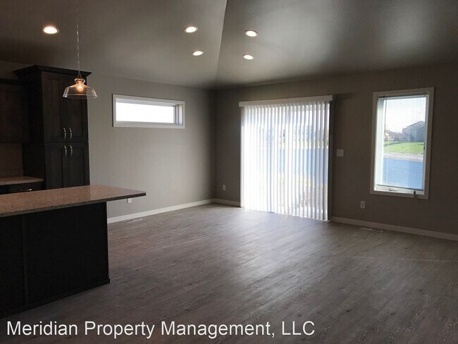 Building Photo - 4 br, 3 bath House - 1305 Goldenwood Dr