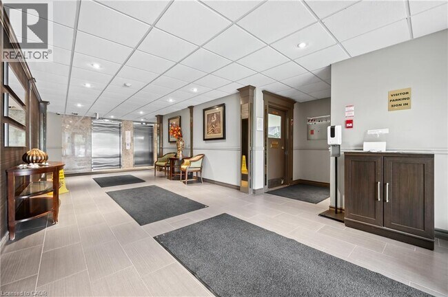 Photo du bâtiment - 35 Green Valley Dr