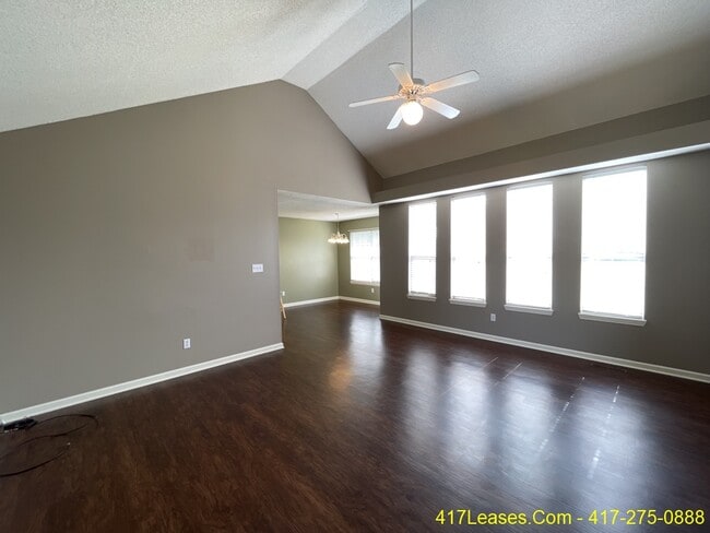 Building Photo - 834 S Duke Ave