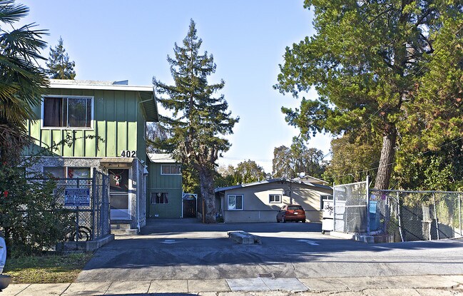 Foto del edificio - 370 Redwood Ave