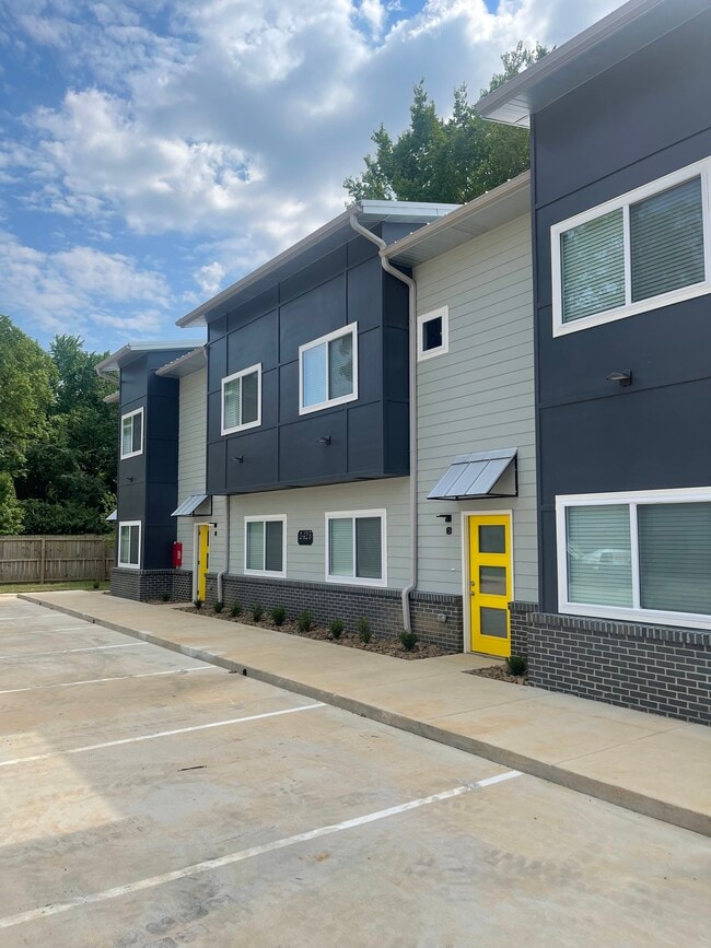 Photo - 1425 Oakland Ave Townhome