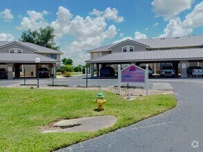 Building Photo - 1375 Saxony Cir