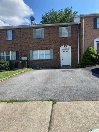 Building Photo - 1650 Angela Dr