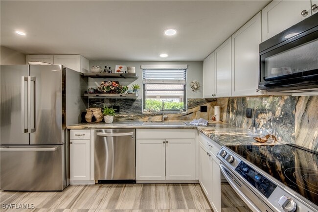 Building Photo - 15350 Moonraker Ct