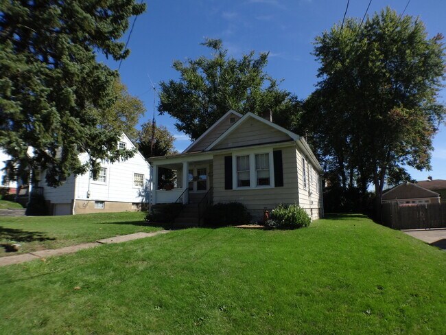 Foto del edificio - Two Bedroom Home on Marland Heights