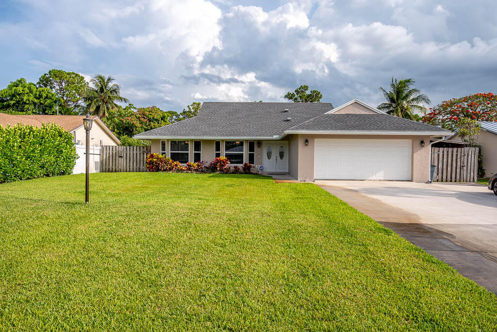 Foto principal - 5290 Pine Tree Dr
