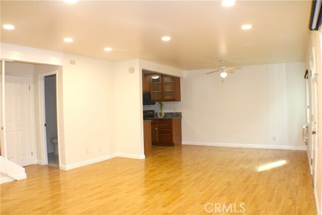 Building Photo - 376 Miraleste Dr