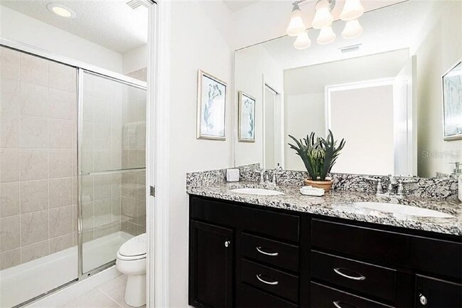 Photo - 2482 Dubai St House