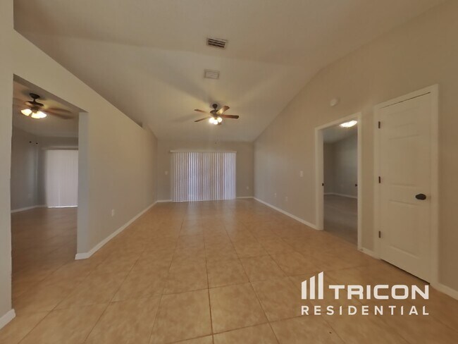 Foto del edificio - 7619 37th St Cir E