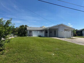 Building Photo - 384 Flamingo Dr
