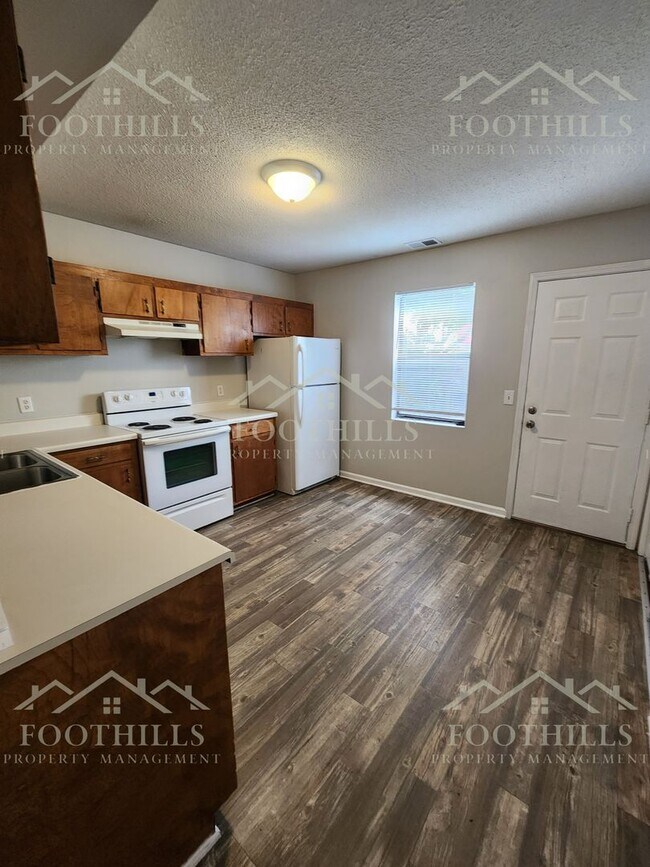Foto del edificio - 108 Woodland Dr