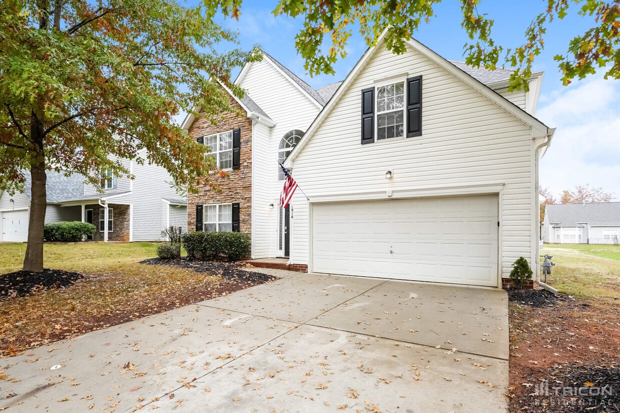 Primary Photo - 1916 Lexington Ave