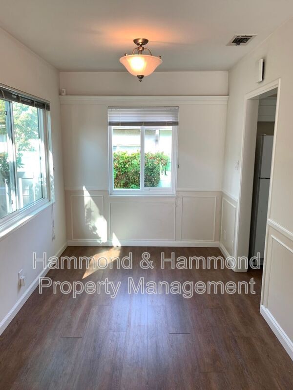 Building Photo - 21229 De La Guerra St