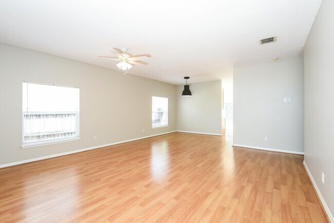 Building Photo - 10531 Leader Ln