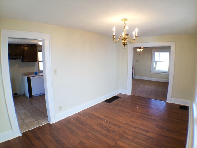 Foto del edificio - Three Bedroom One Bath Home Downtown Weirton