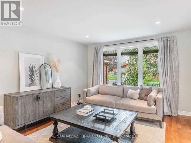 Building Photo - 2212 Florian Rd