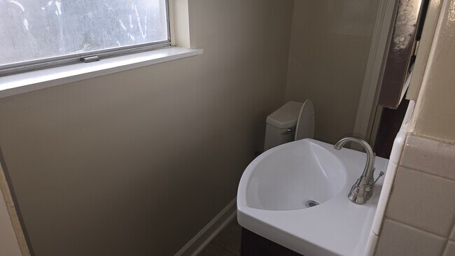 Foto del edificio - 8133 Hickory St