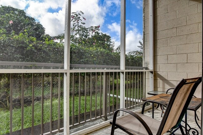 Building Photo - 355 Kalanianaole St