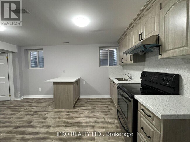 Photo du bâtiment - 5837 Churchill Meadows Blvd