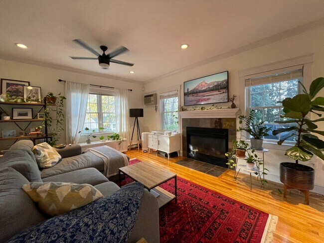 Sala de estar - 38 Lourdes Ave