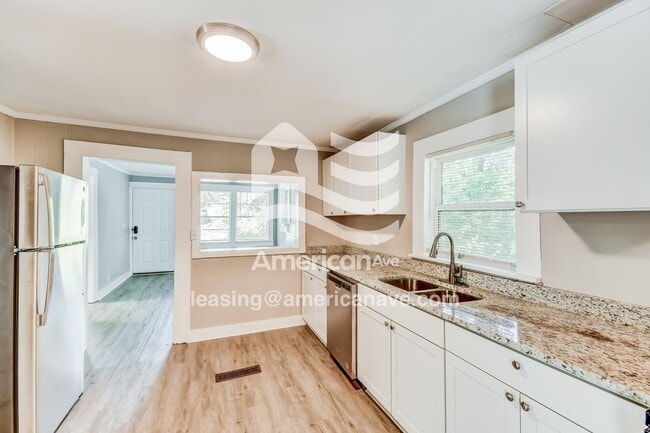 Building Photo - 907 47th Way S