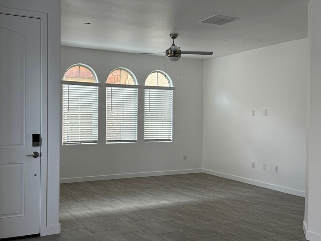 Building Photo - 4100 S Pinelake Way