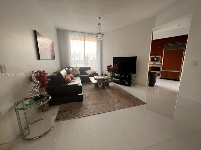 Foto del edificio - 15811 Collins Ave