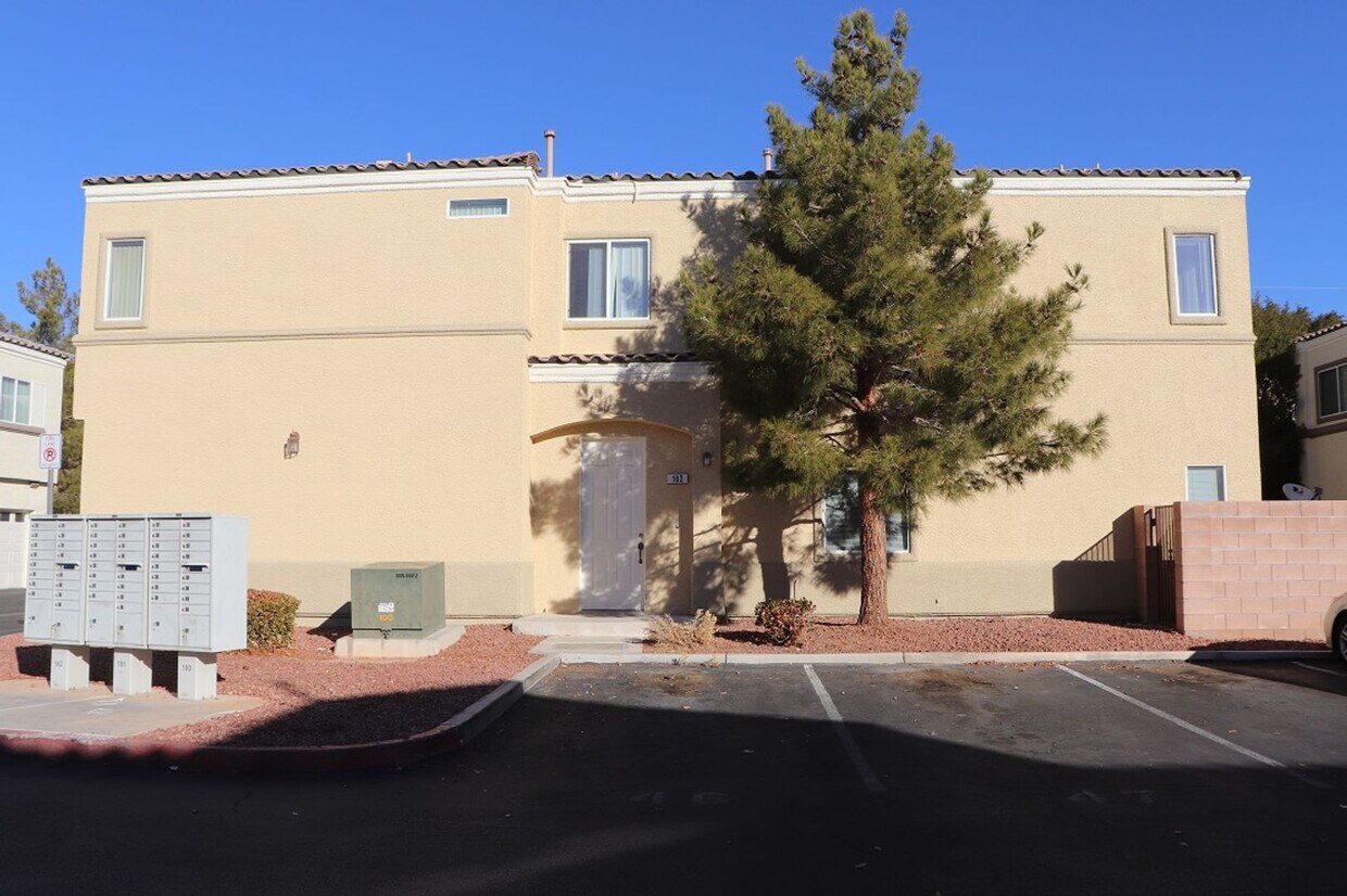 Primary Photo - BEAUTIFUL 3 BEDROOM CONDO IS LOCATED IN AM...