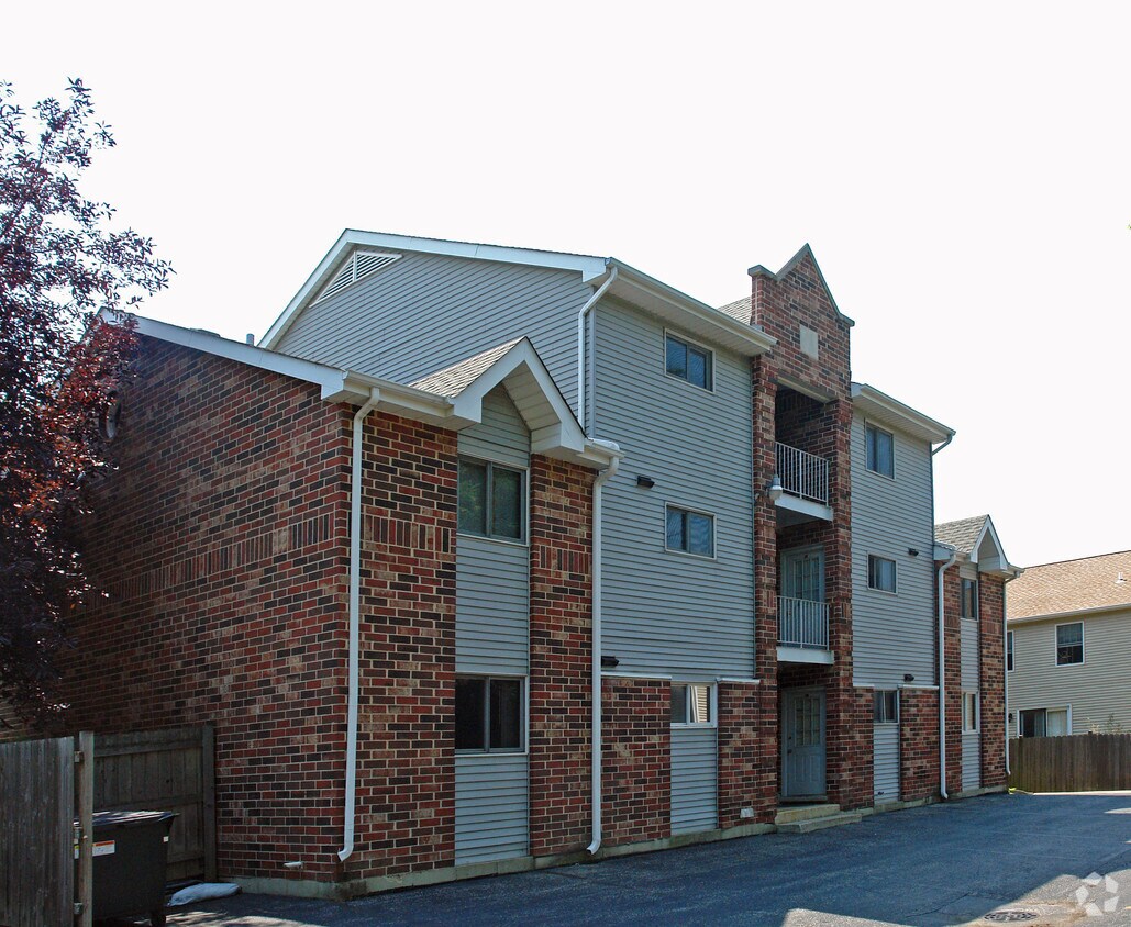 Building Photo - 116 W Wood St