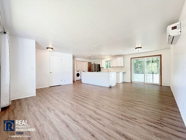 Building Photo - 9518 Wheeler Ave