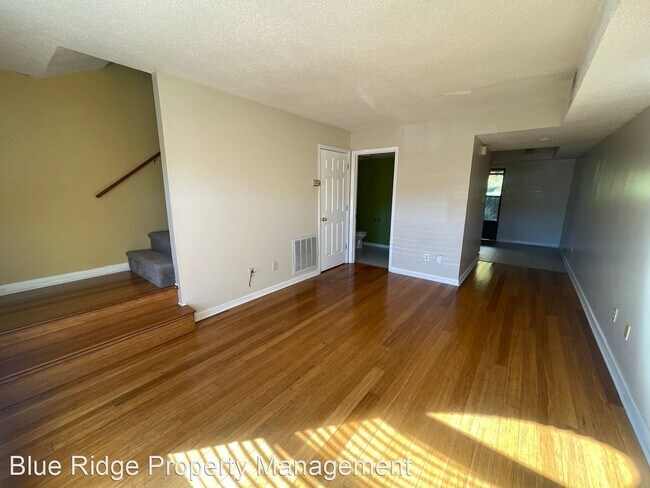 Building Photo - 2 br, 1.5 bath House - 203 Phoenix Court