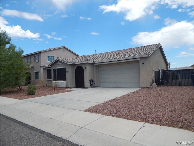 Building Photo - 1720 Greenfield Dr