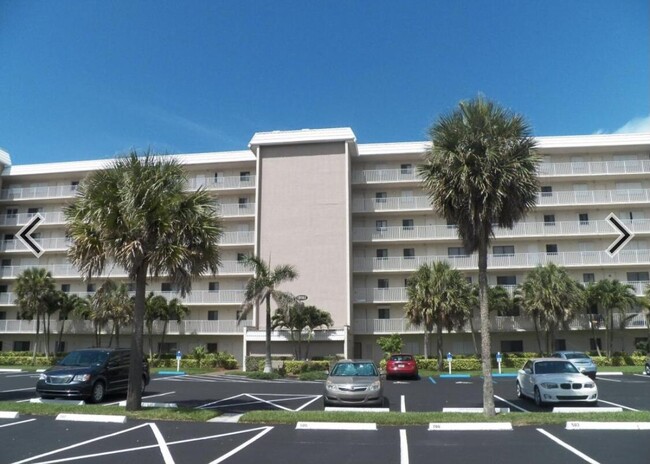 Building Photo - 10102 S Ocean Dr
