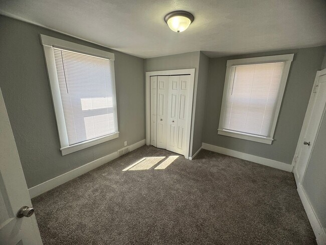 Foto del edificio - 524 Lincoln Ct