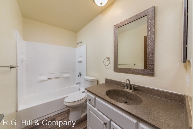 Building Photo - 1241 Montego